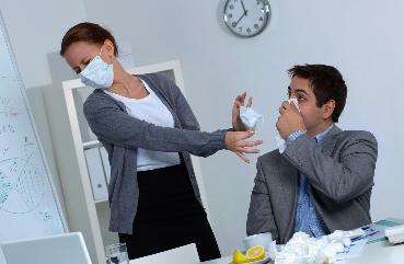 Роспотребнадзор рассказал о профилактике коронавируса на рабочих местах
