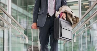 Страховые взносы с суточных за разъездную работу начисляют не так, как НДФЛ