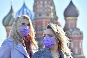 Москва объявила новые "выходные", а Подмосковье призывает поощрять вакцинированных клиентов подарками