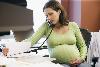 Беременных женщин-ИП могут освободить от страховых взносов 